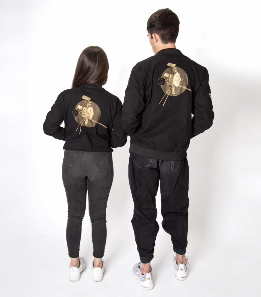 THE BLACK SHIP es una marca independiente mexicana para amantes de la ciencia y astronomía